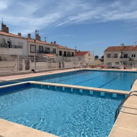 Cozy Townhouse With Terrace Near La Mata Torrevieja