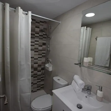 Cozy Townhouse With Terrace Near La Mata