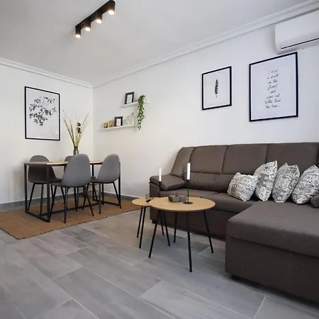 Apartment Cozy Townhouse With Terrace Near La Mata Torrevieja