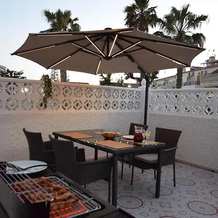 Cozy Townhouse With Terrace Near La Mata Lägenhet *