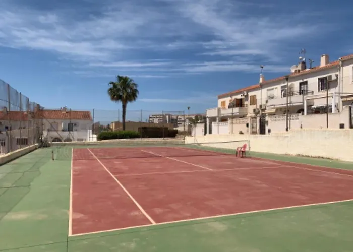 Cozy Townhouse With Terrace Near La Mata