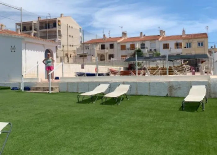 Cozy Townhouse With Terrace Near La Mata Torrevieja