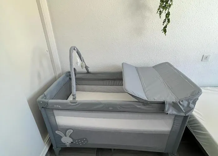 Cozy Townhouse With Terrace Near La Mata Lägenhet