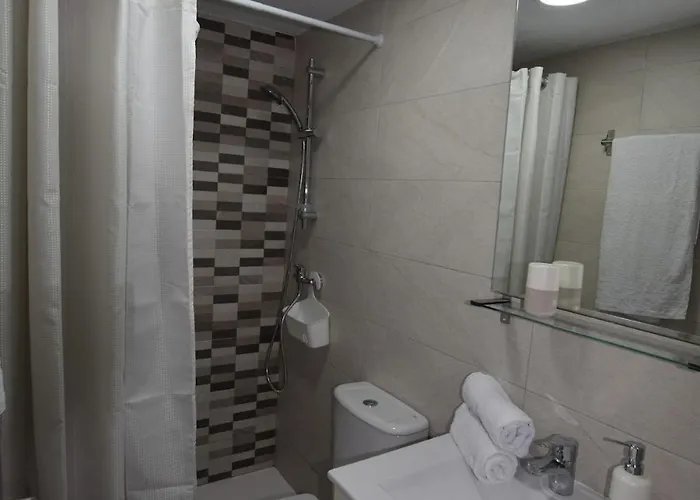 Cozy Townhouse With Terrace Near La Mata