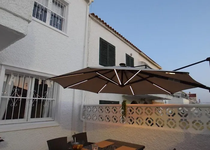 Cozy Townhouse With Terrace Near La Mata Torrevieja